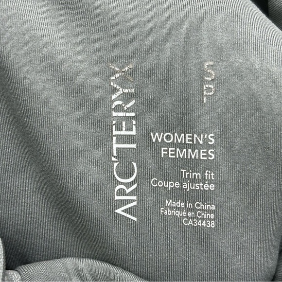 Arc'teryx Women's Gray Jacket - Picture 5 of 6
